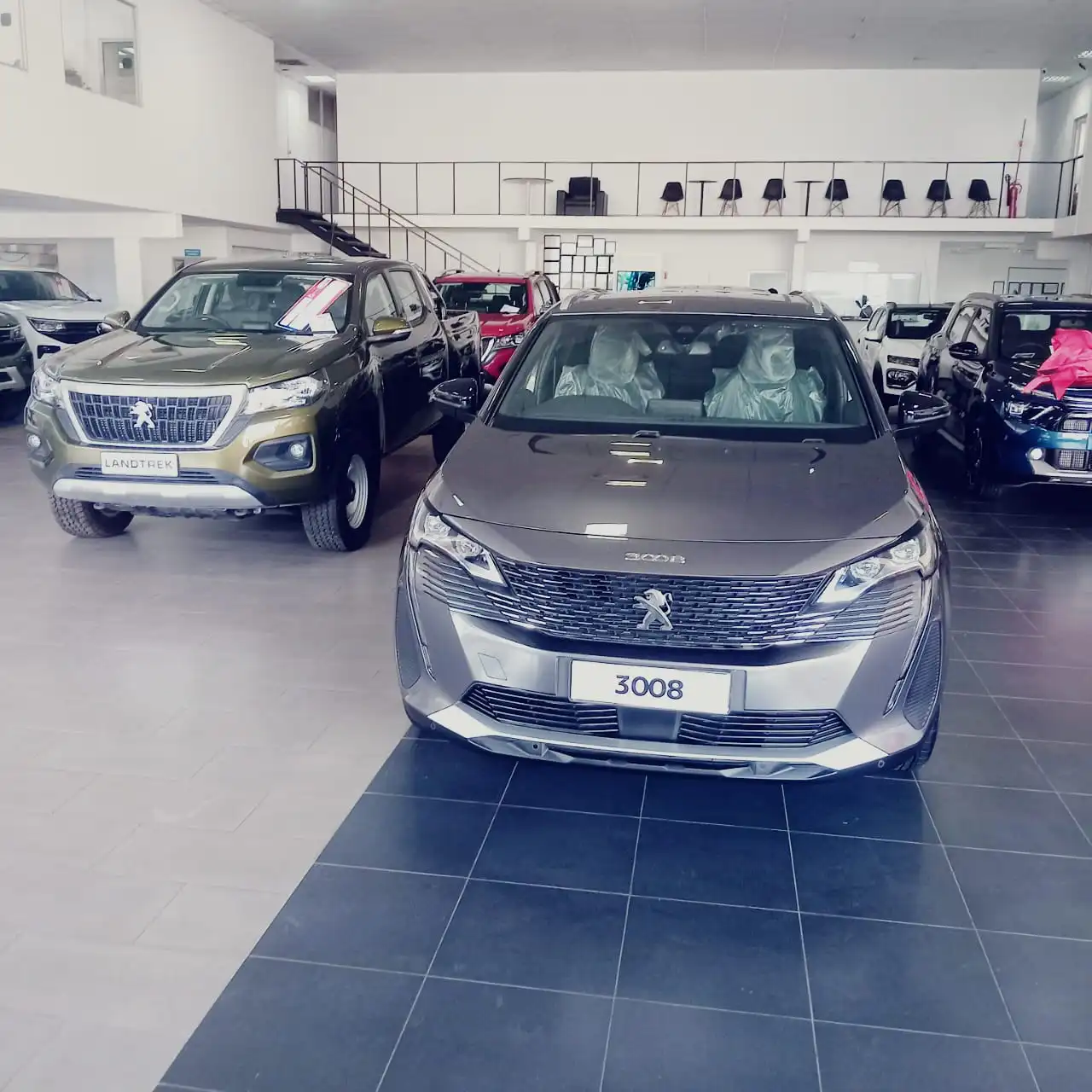 SHOWROOM PEUGEOT